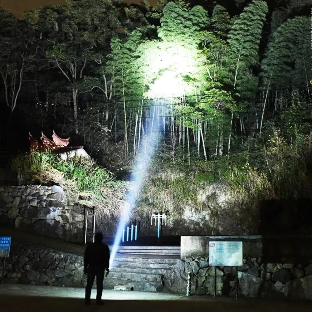 Mon Esprit Nature Noir Lampe de poche LED à lumière forte - Veltrix